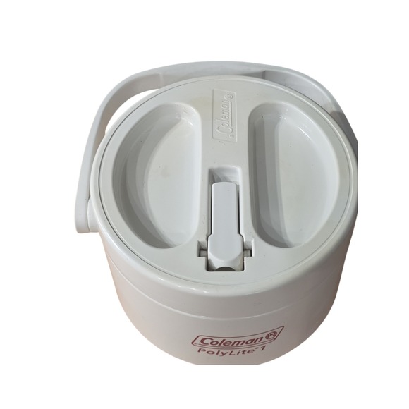 Vtg 1992 Coleman PolyLite 1 (5596) 1-Gallon Water Jug Cooler Red W/ Pour Handle - Picture 2 of 6